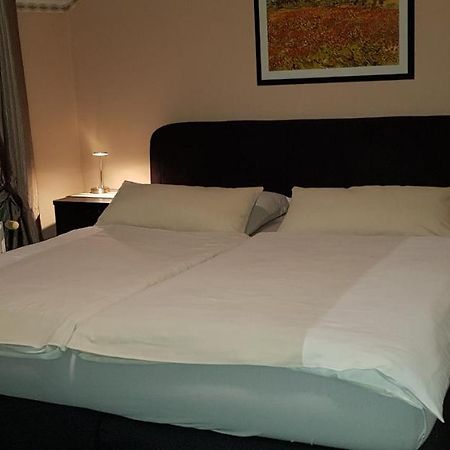 Hotel Garni Julia Linnich Екстериор снимка