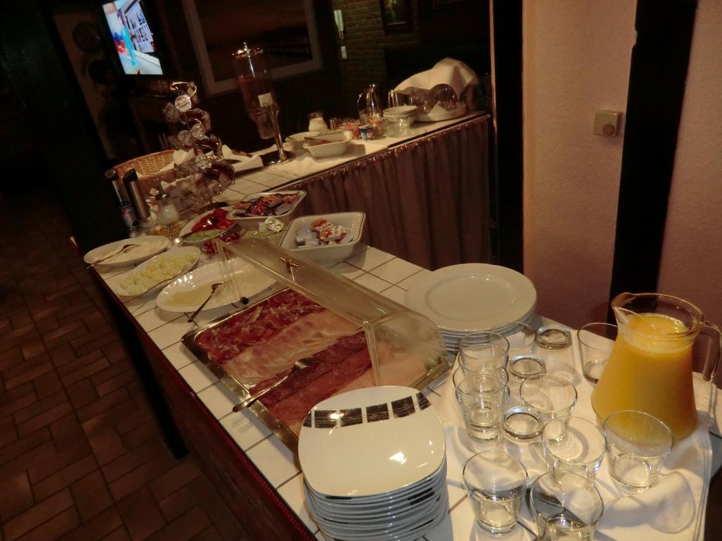 Hotel Garni Julia Linnich Екстериор снимка