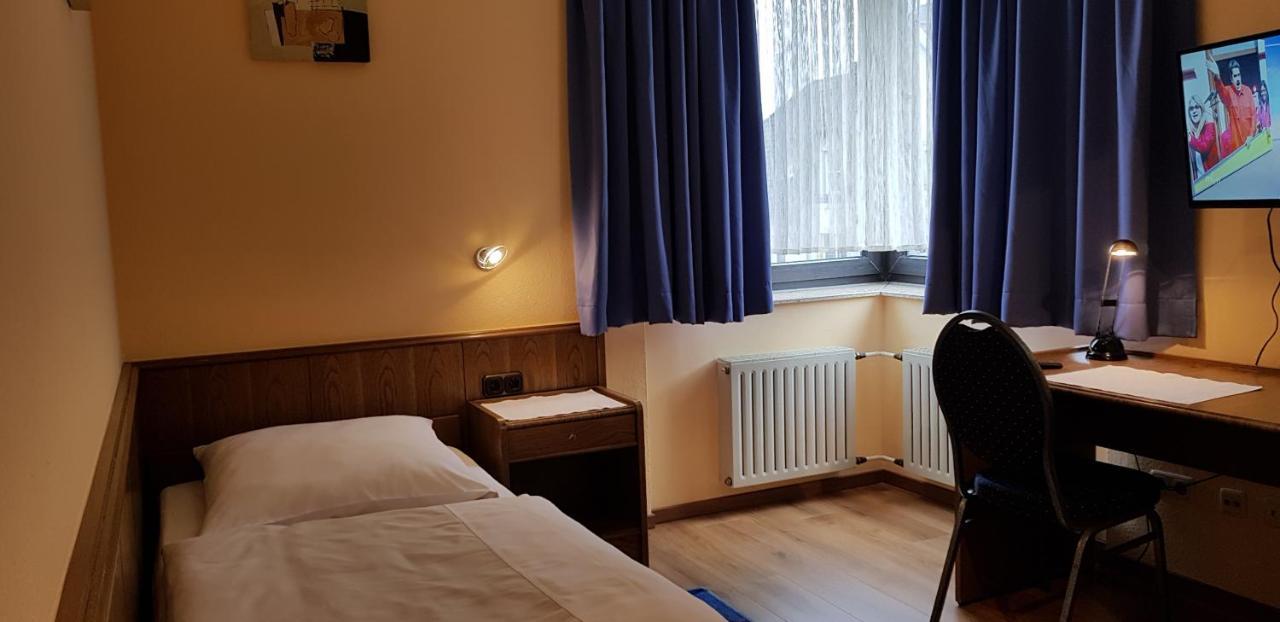 Hotel Garni Julia Linnich Екстериор снимка
