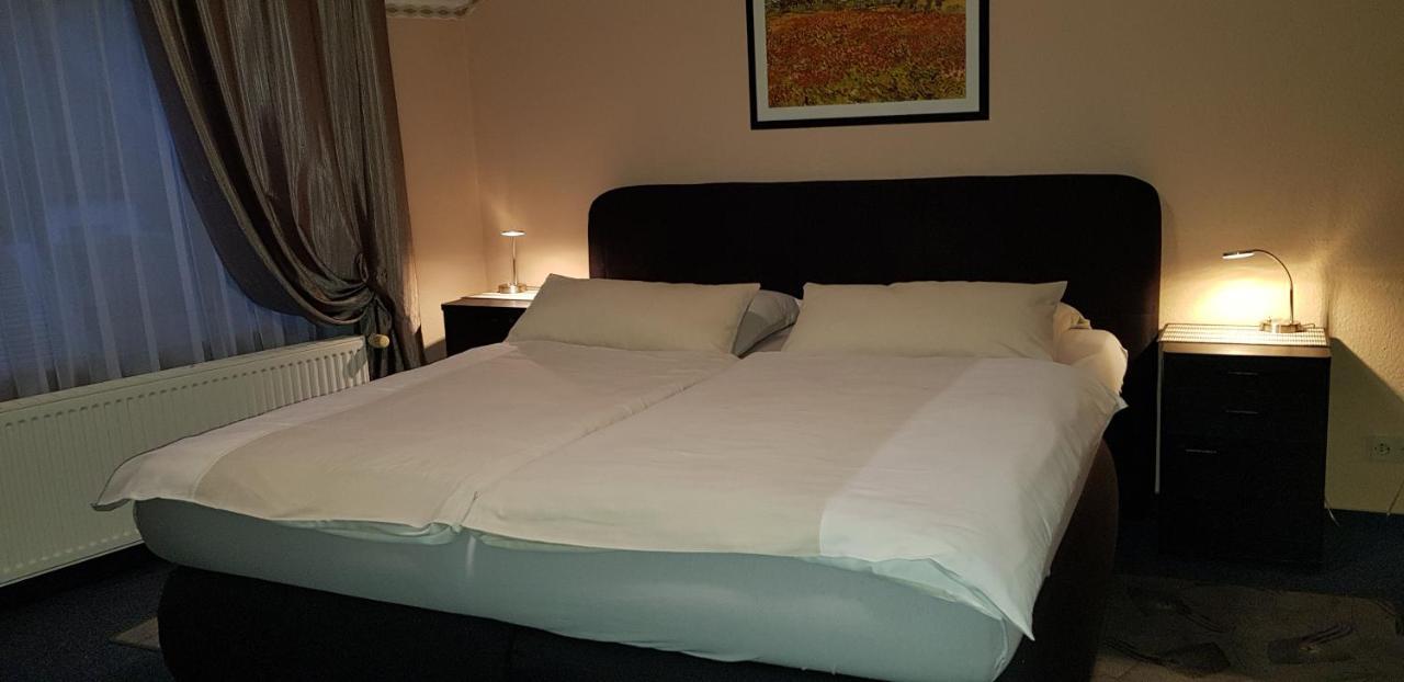 Hotel Garni Julia Linnich Екстериор снимка