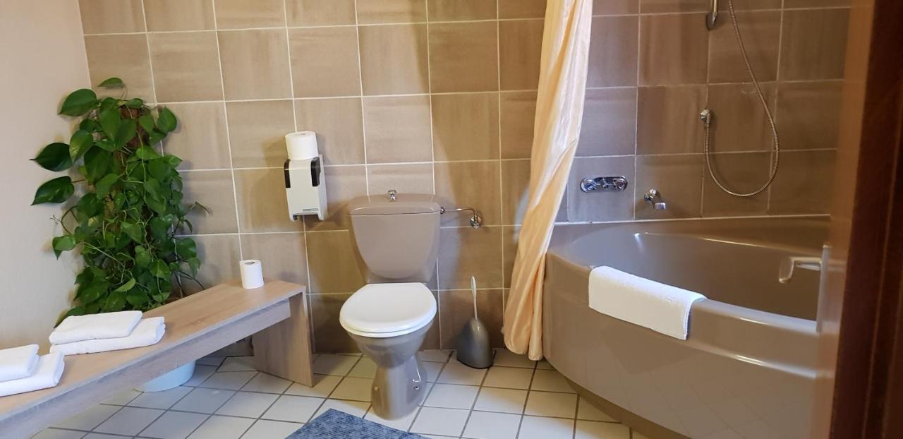 Hotel Garni Julia Linnich Екстериор снимка