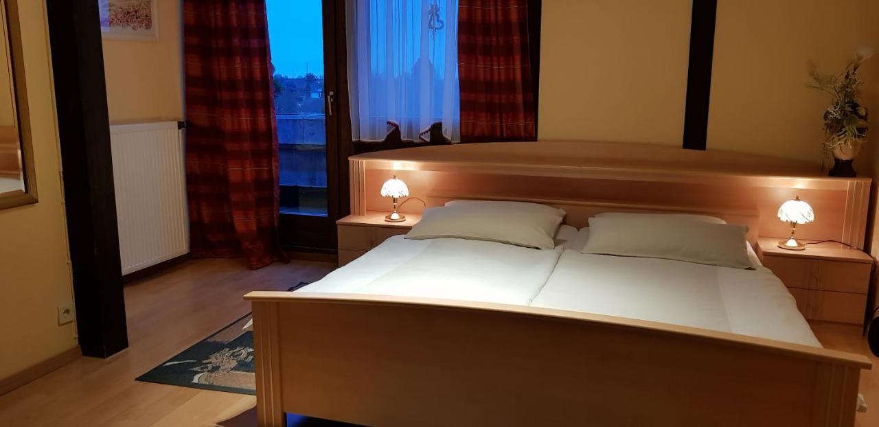 Hotel Garni Julia Linnich Екстериор снимка
